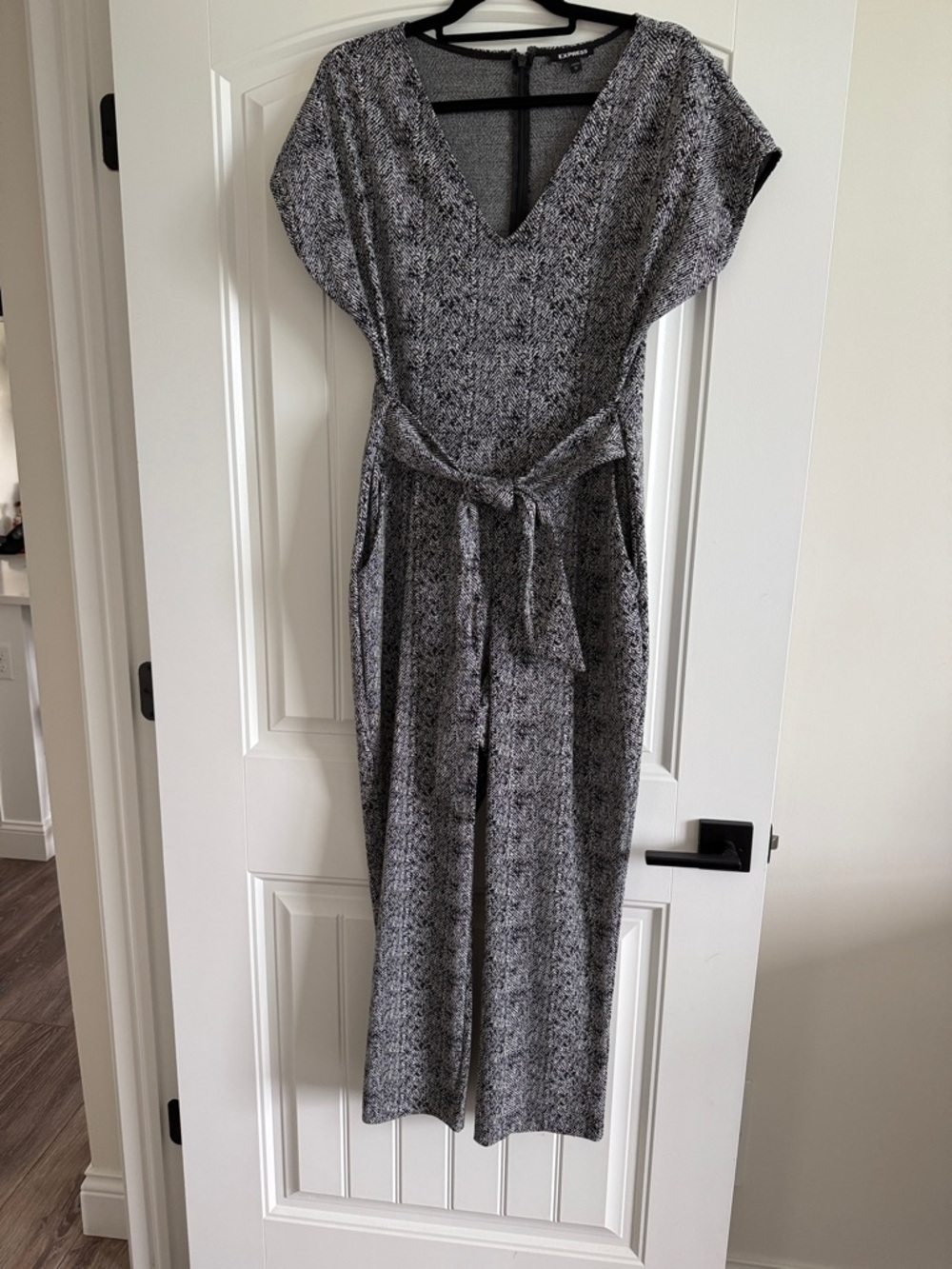 Express Gray Speckled Short-Sleeve Jumpsuit with Tie Waist